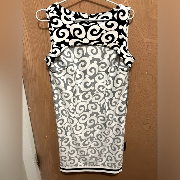 Black and white swirl pattern midi dress, women’s 6 - Picture 3 of 3
